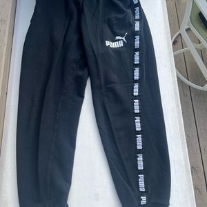 black puma joggers